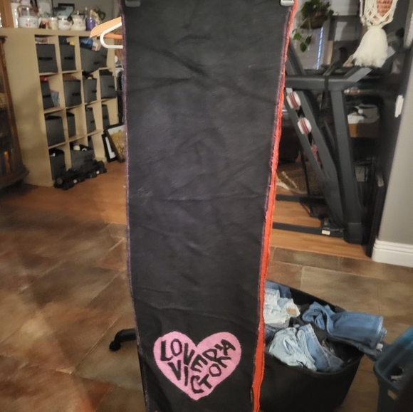 Victoria's secret scarf - Picture 2 of 5